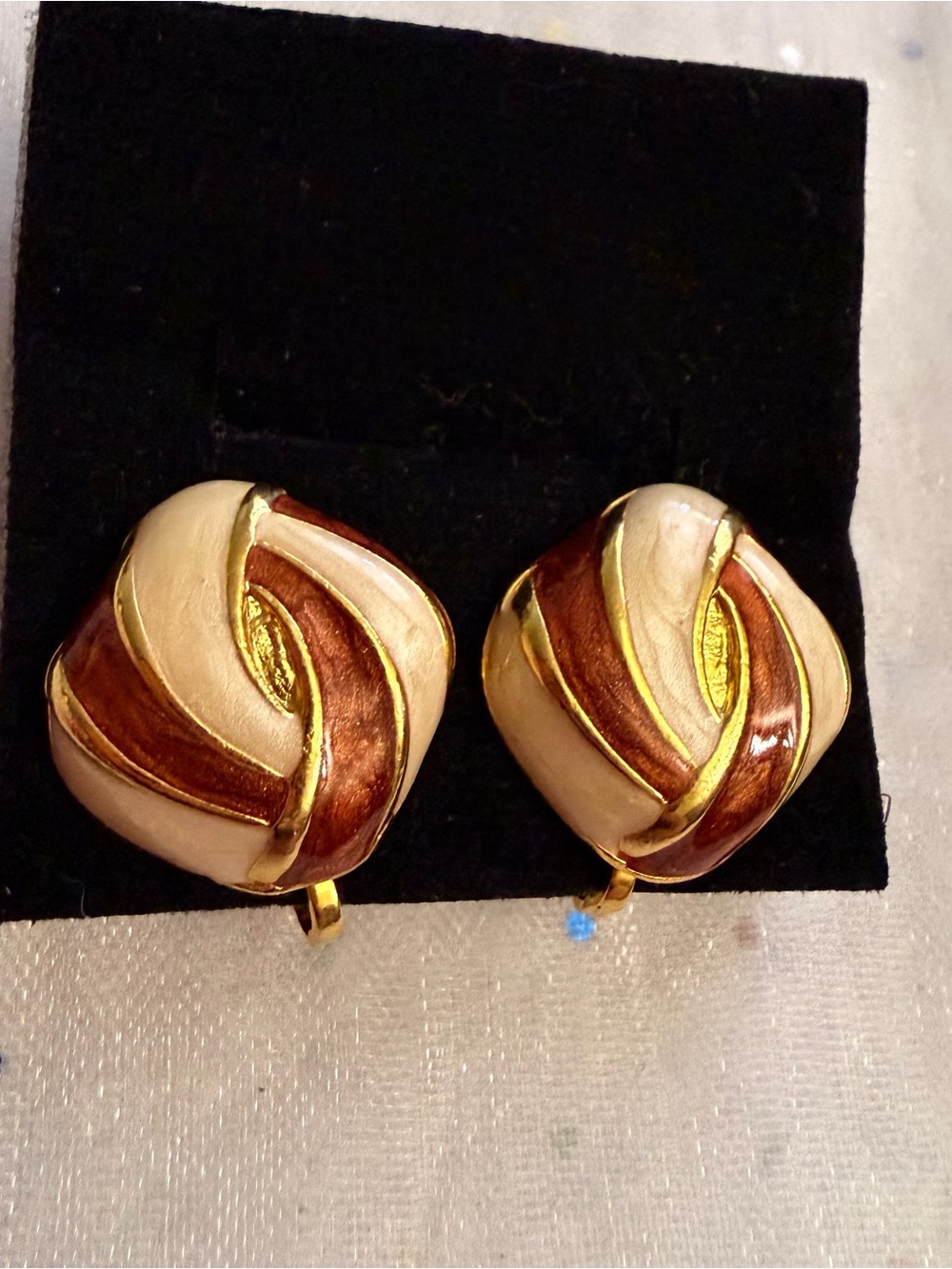 Gold Tone Brown/Cream Vintage Enamel Swirl Square Clip-On Earrings for Lobe